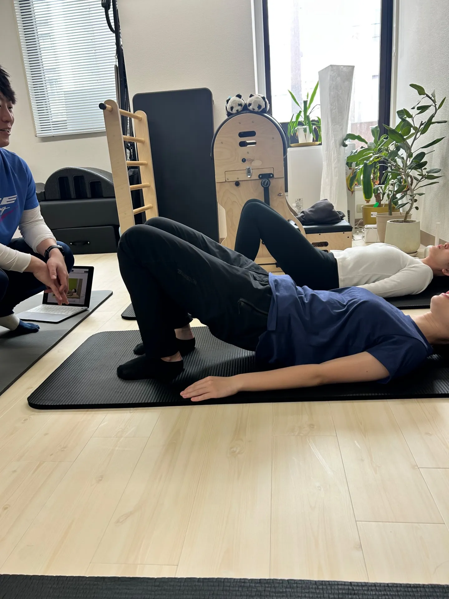 札幌でおすすめのピラティススタジオPILATES STUDIO R-zoneより股関節の不具合の方へのエクササイズ